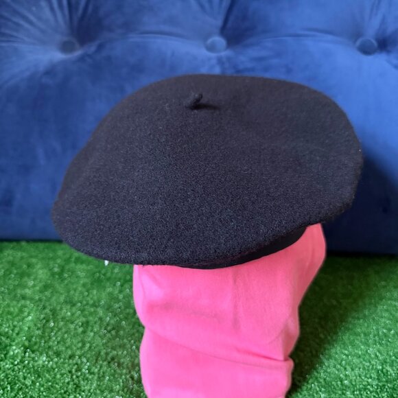 DKNY Women’s Black Felt Beret Tam Boho Hat OS w/ White Contrast Signature Bow - Picture 3 of 10